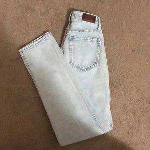 Hollister Ultra High Rise Mom Jean